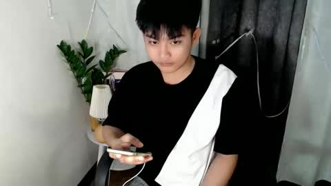 Snapshot of _mikko_moto_ chatting on April 2026 11:25:01 AM _mikko_moto_ online show from April 2026 11:25:01 AM