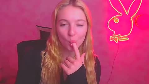 Snapshot of _mila_la_ chatting on February 2025 10:16:02 AM Melanie online show from February 2025 10:16:02 AM
