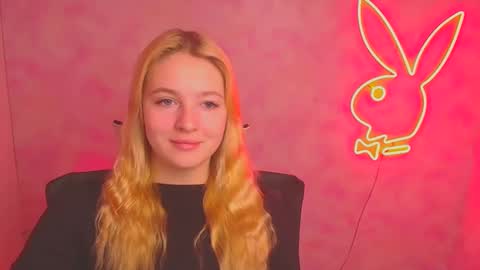 Snapshot of _mila_la_ chatting on March 2025 06:16:02 AM Melanie online show from March 2025 06:16:02 AM
