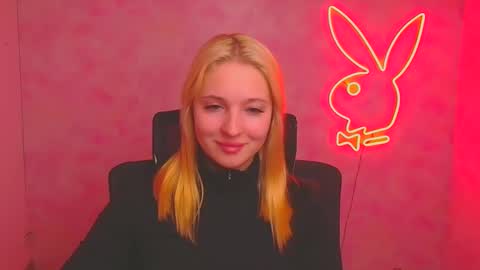 Snapshot of _mila_la_ chatting on October 2025 01:29:02 PM Melanie online show from October 2025 01:29:02 PM