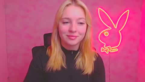 Snapshot of _mila_la_ chatting on October 2025 08:58:02 AM Melanie online show from October 2025 08:58:02 AM
