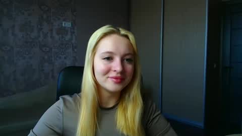Snapshot of _mila_la_ chatting on February 2026 11:09:02 AM Melanie online show from February 2026 11:09:02 AM