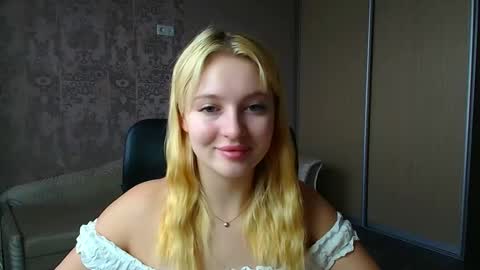 Snapshot of _mila_la_ chatting on February 2026 11:17:01 AM Melanie online show from February 2026 11:17:01 AM