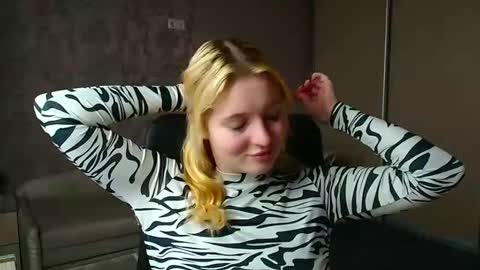 Snapshot of _mila_la_ chatting on February 2026 12:48:02 PM Melanie online show from February 2026 12:48:02 PM
