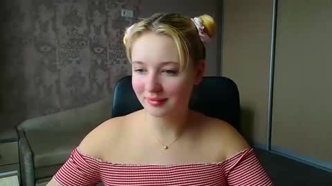 Snapshot of _mila_la_ chatting on February 2026 10:48:01 AM Melanie online show from February 2026 10:48:01 AM