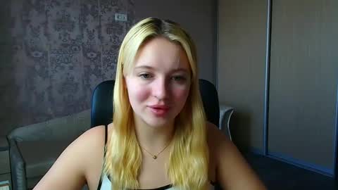 Snapshot of _mila_la_ chatting on February 2026 10:49:02 AM Melanie online show from February 2026 10:49:02 AM