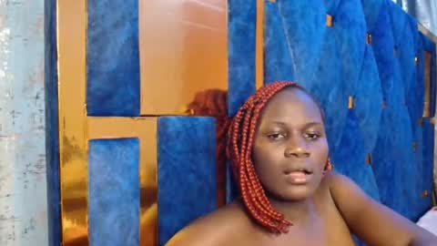 Snapshot of _milah chatting on November 2025 04:45:02 AM Milah online show from November 2025 04:45:02 AM