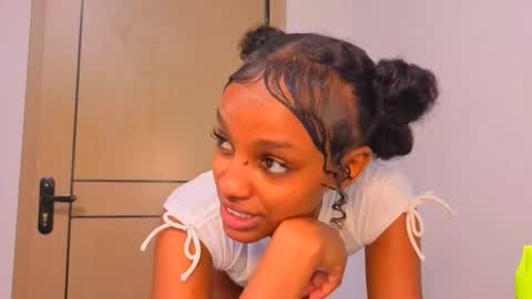 Mimi online show from April 2026 06:19:01 AM