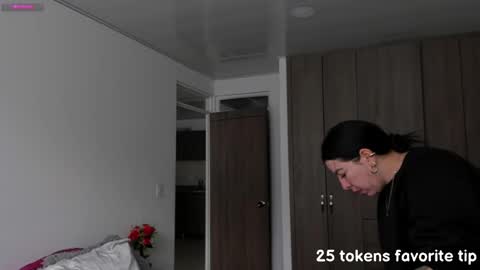 _miss_coco_ online show from February 2025 12:33:01 PM