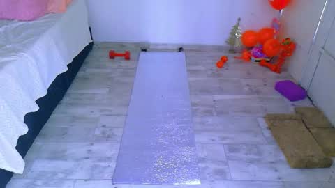 Snapshot of _miss_karoline chatting on October 2025 08:18:02 PM karoline uwu online show from October 2025 08:18:02 PM