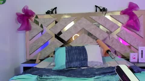 Khloe  online show from January 2025 10:55:01 PM