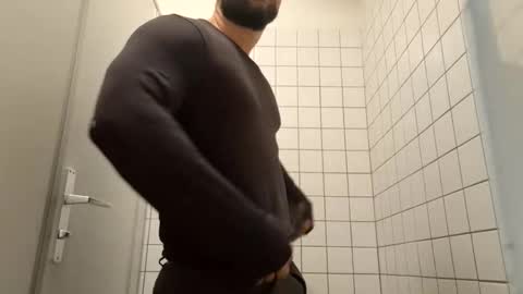 Snapshot of _misterniceguy chatting on October 2025 07:41:01 AM BENJI online show from October 2025 07:41:01 AM