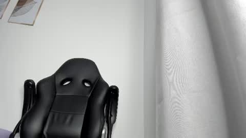 _molly_rosse_ online show from July 2026 12:00:02 PM