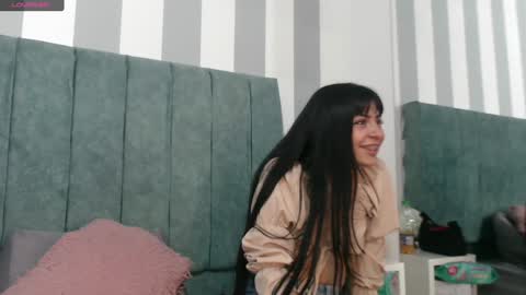 Snapshot of _mollyy chatting on January 2025 10:04:02 PM Molly online show from January 2025 10:04:02 PM