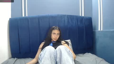 Snapshot of _mollyy chatting on February 2025 09:31:01 PM Molly online show from February 2025 09:31:01 PM