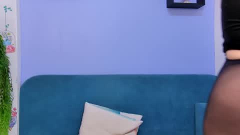 Snapshot of _mooncake chatting on February 2026 06:03:01 AM Fiona online show from February 2026 06:03:01 AM