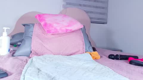 Luna online show from March 2026 03:10:01 AM