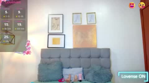_naomi_s online show from May 2026 01:29:02 PM