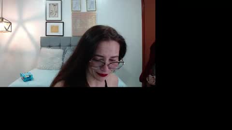 _naomi_s online show from May 2026 01:54:02 PM