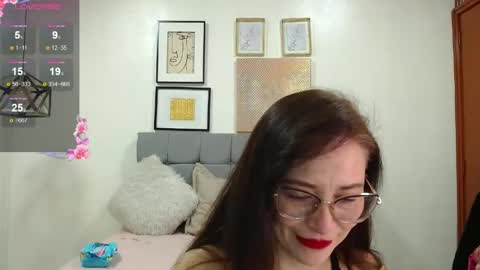 _naomi_s online show from May 2026 01:39:02 PM