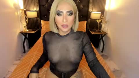 Snapshot of _natashacooper_ chatting on June 2026 02:14:01 AM _natashacooper_ online show from June 2026 02:14:01 AM