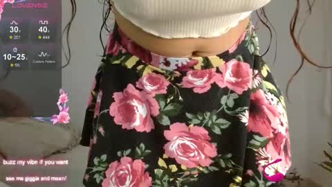 _nayade_ online show from September 2025 11:39:02 PM