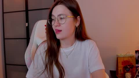 Mia with a big heart  online show from January 2025 03:31:01 AM