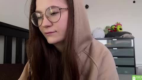 Mia with a big heart  online show from March 2025 03:01:01 AM