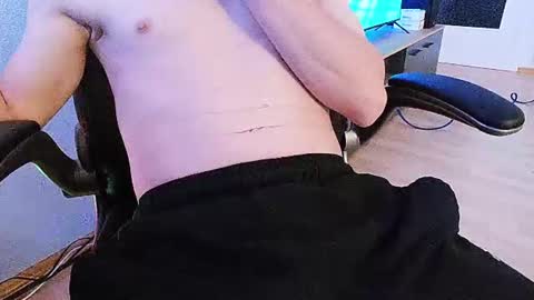 _neverever_ online show from June 2026 09:06:01 PM