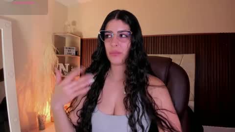 Niah  You can call me Ni or cutie haha online show from September 2025 08:01:01 PM