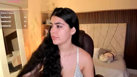 Snapshot of _niah_ chatting on December 2025 07:41:02 PM Niah You can call me Ni or cutie haha online show from December 2025 07:41:02 PM