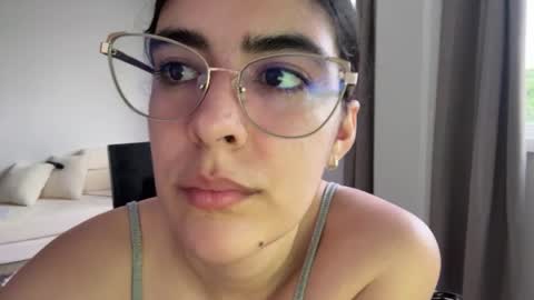 Niah  You can call me Ni or cutie haha online show from April 2026 10:18:01 PM