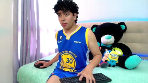 Nicolas online show from December 2024 08:04:01 PM