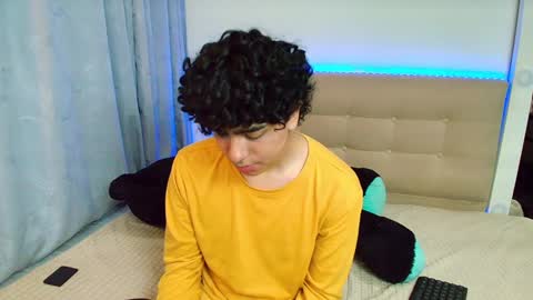 Nicolas online show from December 2024 01:56:01 AM