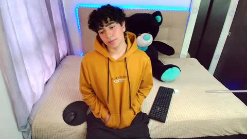 Nicolas online show from December 2024 09:19:01 PM