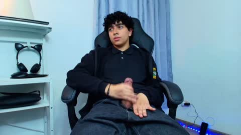 Nicolas online show from January 2025 10:51:01 PM