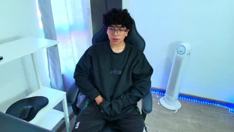 Nicolas online show from January 2025 04:23:02 PM