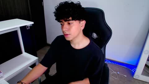 Nicolas online show from February 2025 08:35:02 PM