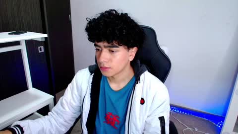 Nicolas online show from February 2025 07:55:01 PM