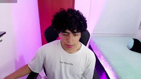 Nicolas online show from March 2025 08:31:02 PM