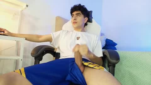 Nicolas online show from October 2025 02:01:02 AM