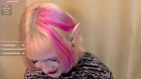 Nicole online show from November 2025 08:07:02 PM