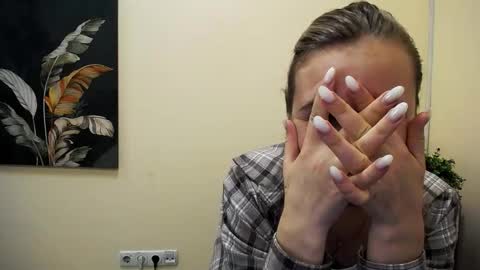 Nica online show from September 2025 08:03:01 AM