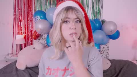 niiky online show from December 2024 12:01:02 PM