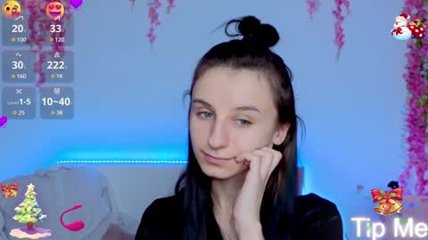 Nika online show from December 2024 01:18:01 PM