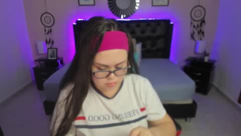 Olivia jones online show from September 2025 11:36:02 AM