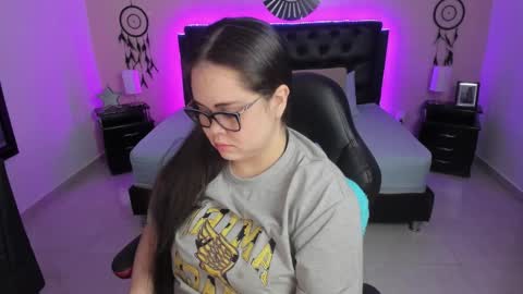 Olivia jones online show from February 2026 12:06:01 PM