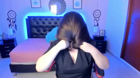 Olivia jones online show from March 2026 12:24:02 PM