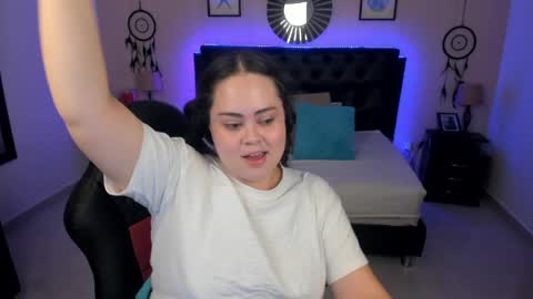 Olivia jones online show from April 2026 01:24:01 PM