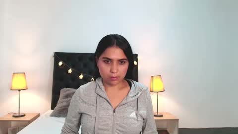 Paulina online show from December 2025 04:37:02 PM